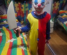 Scaey clown costume