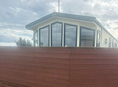 Willerby Aspen Mobile home with Decking & Shed
