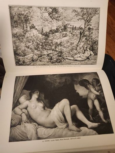 Titian Paintings  And Drawings. Phaidon. With 300 Illusions By Hans Tietze. 1950 Large Volume Hardback With Dustjacket In Good Condition.