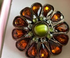 vintage floral brooch