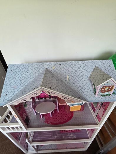Doll house