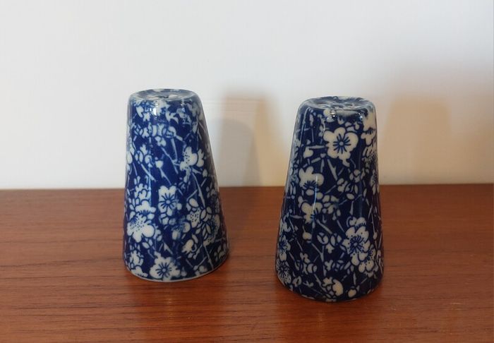 Fabulous Pair of Salt and Pepper Shakers in the Style of Burleighware "Blue Calico Pattern", but no Backstamps, Missing Stoppers