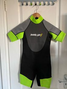 Bodygo wet suit aged 10