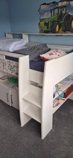 Midsleeper bed