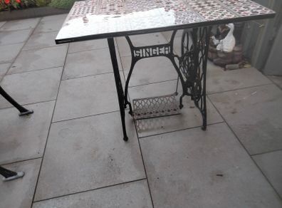 Garden  Decking  Singer  Table