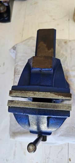 record 1 ton vice