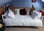 Day bed/ single bed