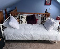 Day bed/ single bed