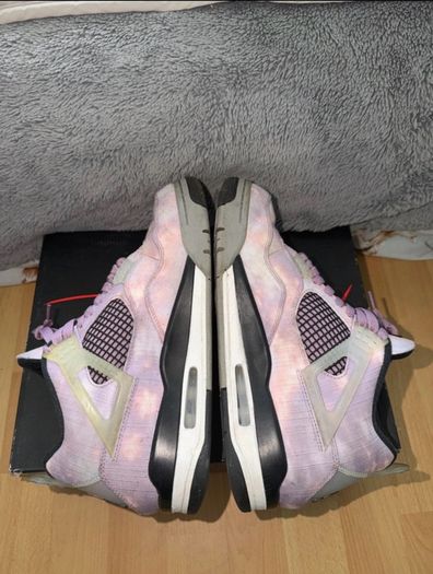 Air Jordan 4