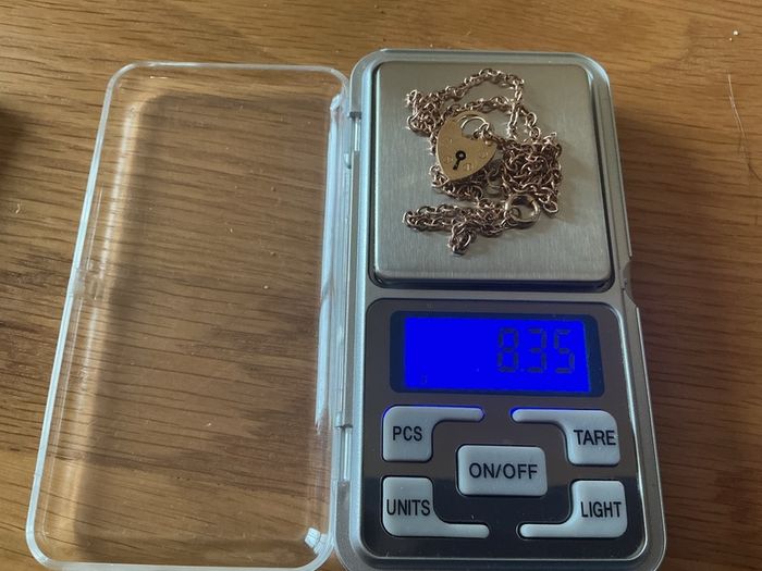 9ct SOLID Gold Padlock Pendant And 9ct Lovely ROSE GOLD  Chain. ( Bargain At This Price.)