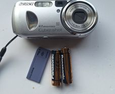 Sony Cyber-shot DSC-P73 4.1MP