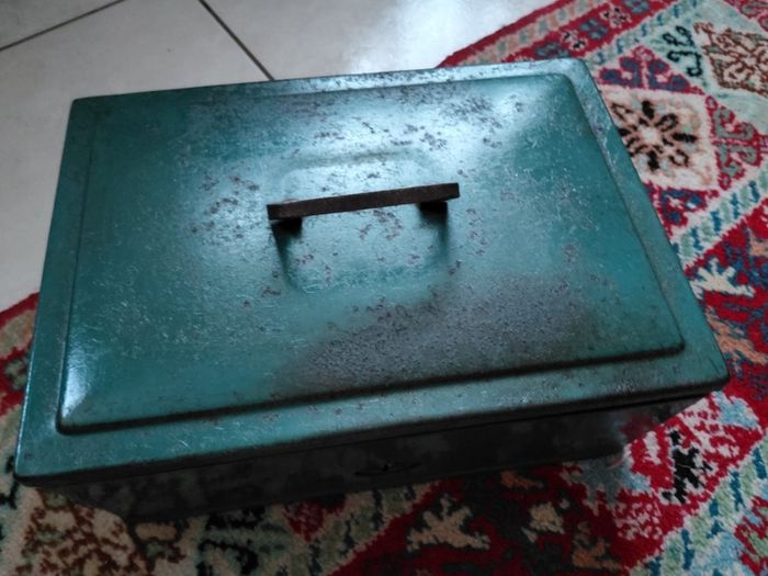 Vintage green metal cash box with key
