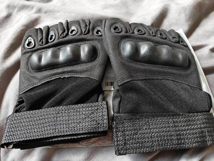 Half finger cycling/ tactical gloves - Size M