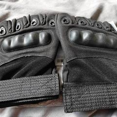 Half finger cycling/ tactical gloves - Size M