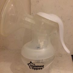 Tommee Tippee manual breast pump