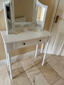 Dressing table