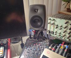 Genelec 8030c Pair + Genelec 8000-333b Table Stands