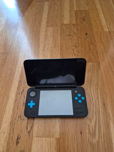 Nintendo 2ds console