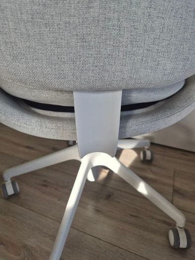 IKEA Office Chair with Armrests (Beige/White) - Good Condition