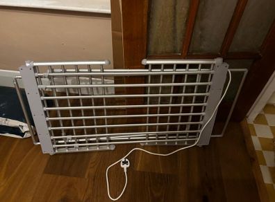 Electric clothes horse