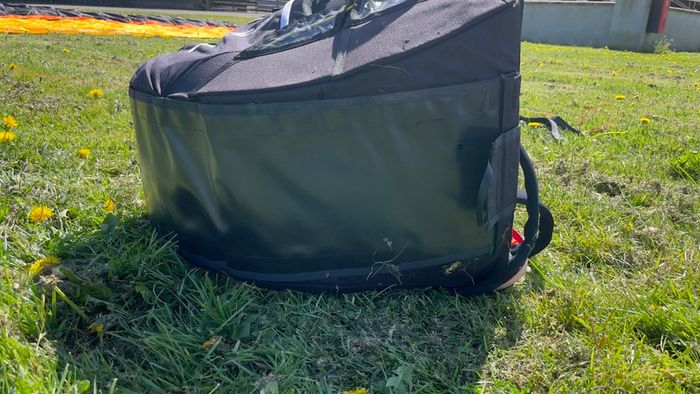 Independence Pioneer M paraglider + Independence Logo! Pro harness (with reserve chute) sold as a set