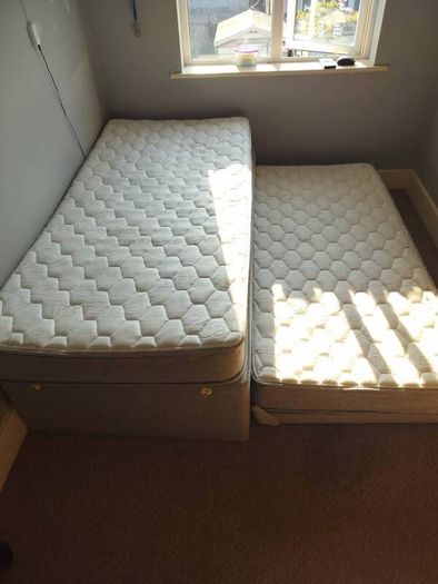 single bed and guest Bed