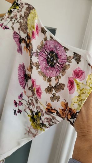 M&S INDIGO floral top Sz 8 ( Fit 8-10UK)