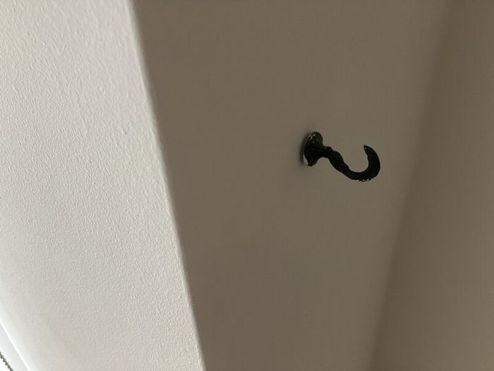 Curtain Pole - length end to end 282cm