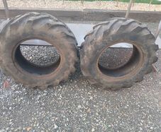 Bkt 10.5/80 R18 Tyres