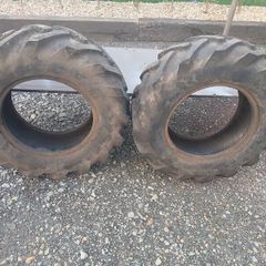 Bkt 10.5/80 R18 Tyres