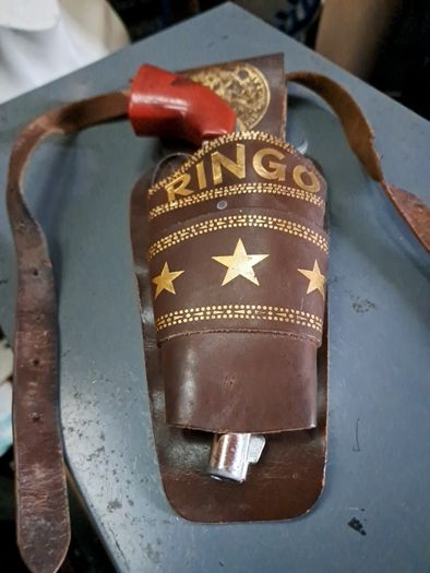 Vintage Cowboy Gun @ Leather Holster