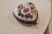 Heart Shaped Pill or Trinket Box Hinged