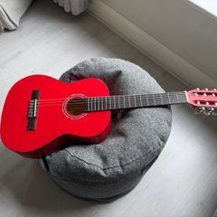 Guitar (nylon strings / beginner / 3/4  red