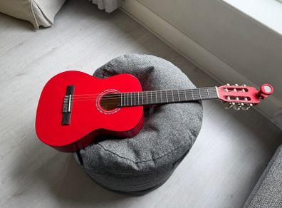 Guitar (nylon strings / beginner / 3/4  red