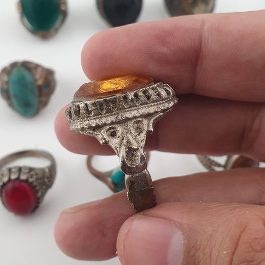 Antique 15 Heritage Style Rings Mixed Brass Glass & Decorative Stone Collection