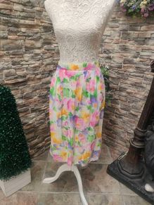 Vintage 90s floral skirt size 42  ( medium) Postage included