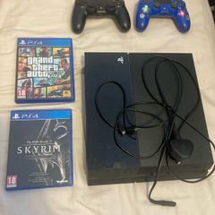 PS4 with 2 controllers, GTA V, Skyrim [500GB]