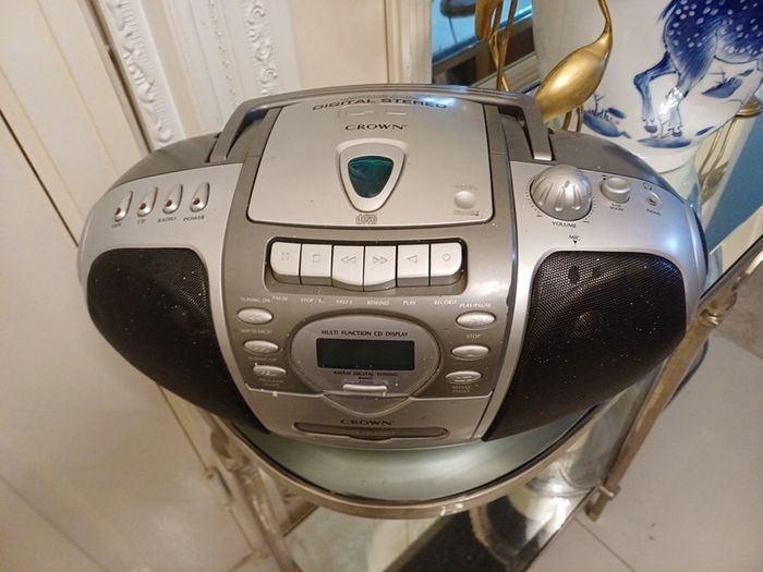Crown radio cassette player