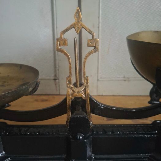 Antique W&T Avery 2lb Cast Iron Shop Scale