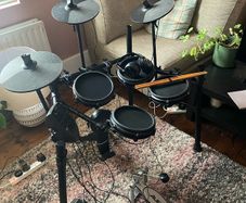 Alesis nitro mesh electronic drum kit