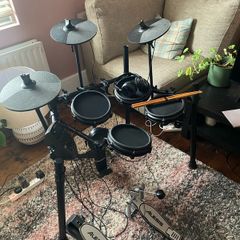 Alesis nitro mesh electronic drum kit