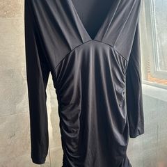 Black Long Sleeve Low Neck Dress