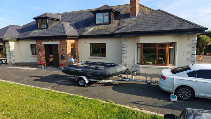 Boat, Engine and Trailer - Pioneer Steady 400