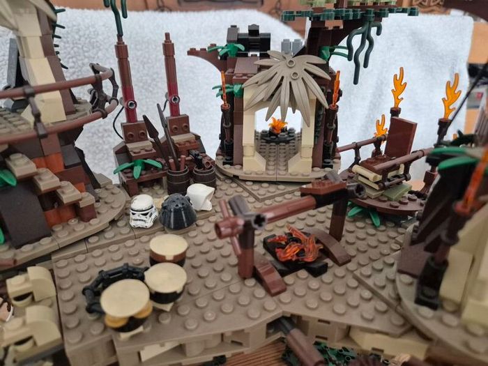 Lego Star Wars UCS 10236 Ewok Village