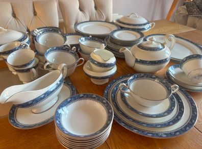Aynsley Dinner Set
