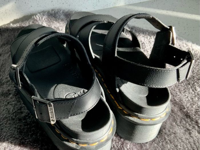 Dr Martens / Docs Size 5, Voss 11 Quad Athena Leather Strap Platform Sandals in Black