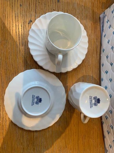 Aynsley Fine Bone China Set of 8 Coffee Cups & Saucers