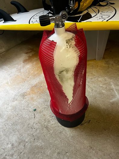 Scuba gear: BCD, Reg (incl octopus), dive computer and cyclinder