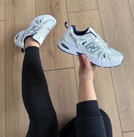 Brand New Womans White and Navy Boxed Runners Size 6
