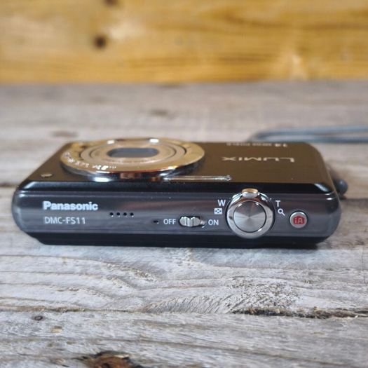 Panasonic Lumix DMC-FS11 14MP Digital Camera  w/ Charger Tested Fully Works